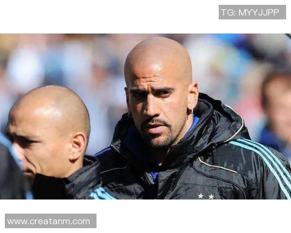 足球明星光头教练的传奇人生与执教之路揭秘 足球明星光头教练的传奇人生与执教之路揭秘