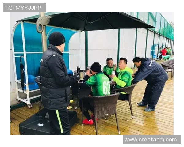 南京足球队的转型之路探索与挑战精英赛特别报道全景呈现